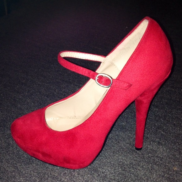 Heels/Pumps