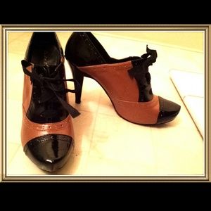 "BRAND NEW" Two Toned "Mary Poppins" Pumps NWOT