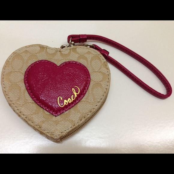 🚫SOLD🚫Coach Heart Appliqué Motif Coin Purse/Case - Picture 1 of 3