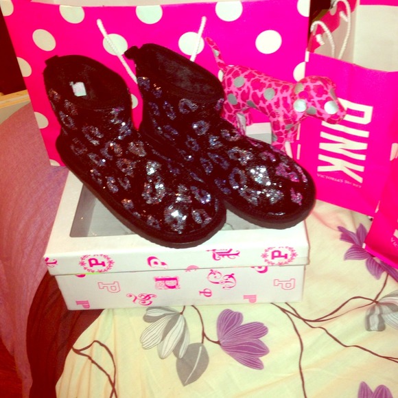 SOLD!!Pink leopard black bling short boots