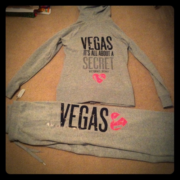 Nwt! Victoria secret set!!! Reduced :)
