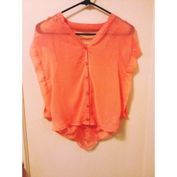 ✨Fringe back top✨