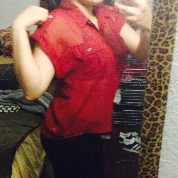 Red top - Picture 3 of 4