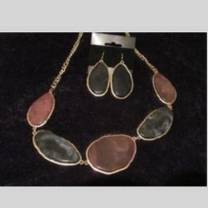 Necklace and earrings set