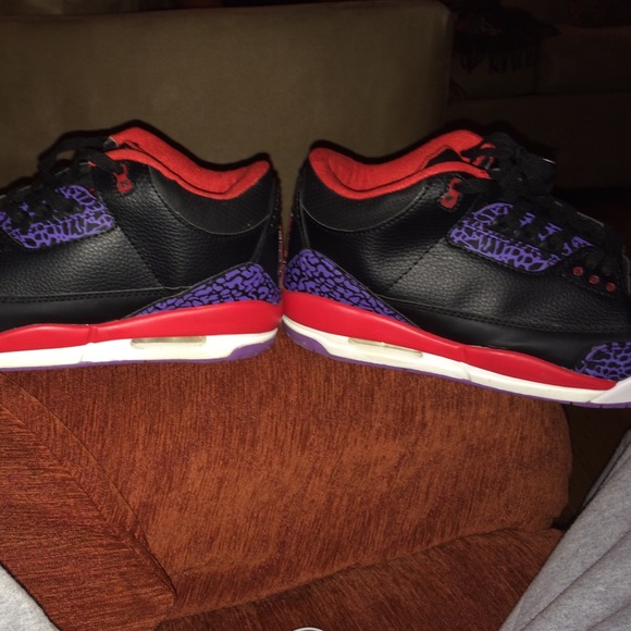 Jordan crimson 3s - Picture 3 of 4