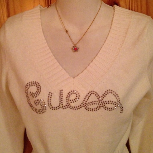 GUESS WINTER WHITE SWEATER βοΈβοΈβοΈ SIZE M - Picture 2 of 4