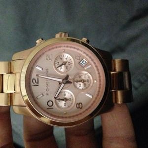 MK rose gold watch. Great condition