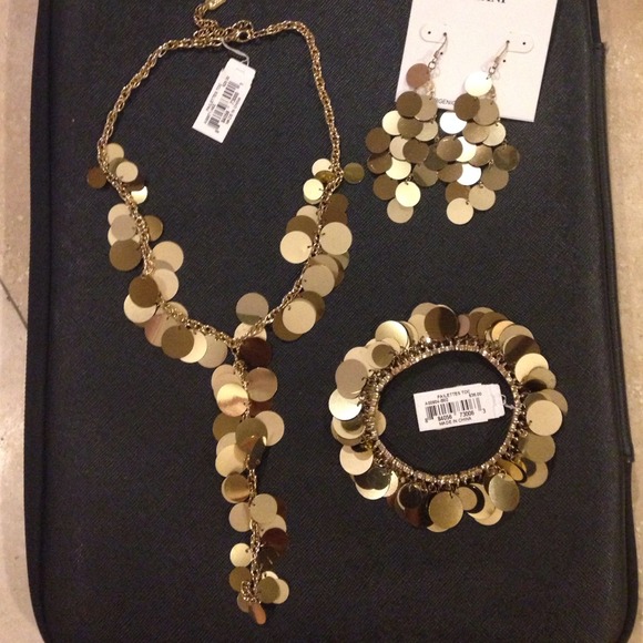 Gold Pailettes set