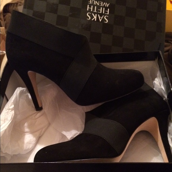 Little black booties - Picture 1 of 3