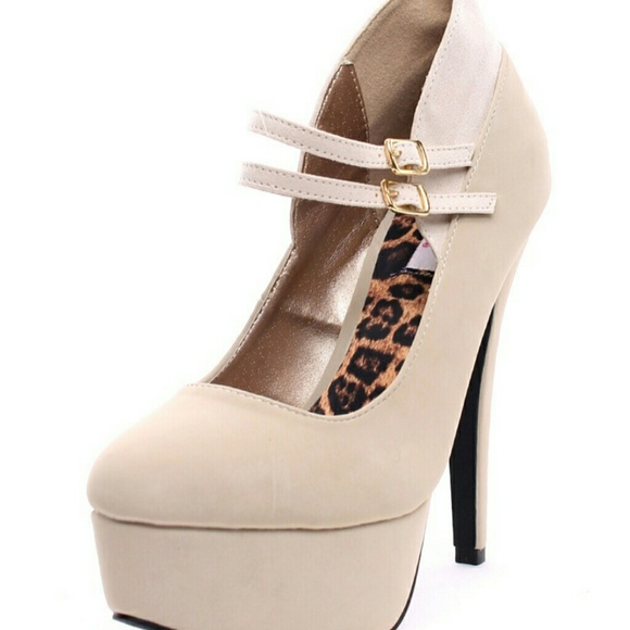 Platform Mary Jane pumps