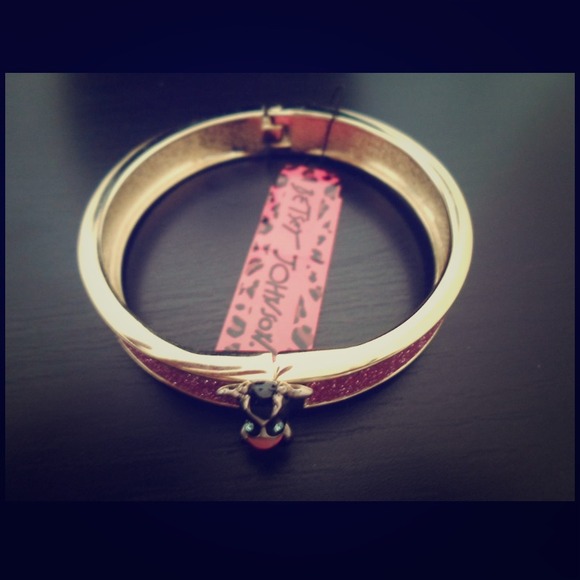 Betsey Johnson PINK GLITTER COW STAR BRACELET