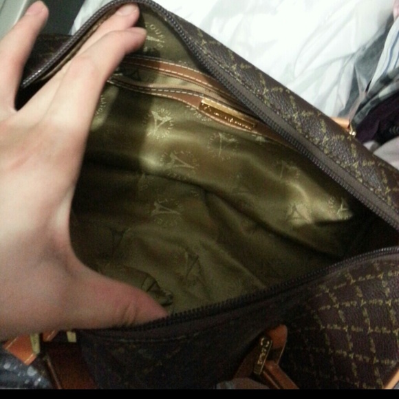 Like New La Tour Eiffel Paris barrel purse - Picture 2 of 3