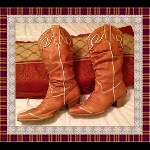 "Reduced"   Cowgirl Boots Trimmed in Gold!