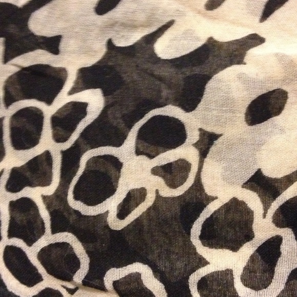 Edme & Esyllte shirt - Picture 2 of 2