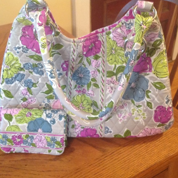 NWOT Vera Bradley matching purse and wallet.