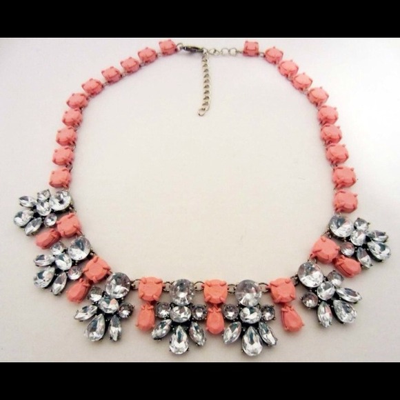 💕A new trendy necklace💕 - Picture 1 of 4