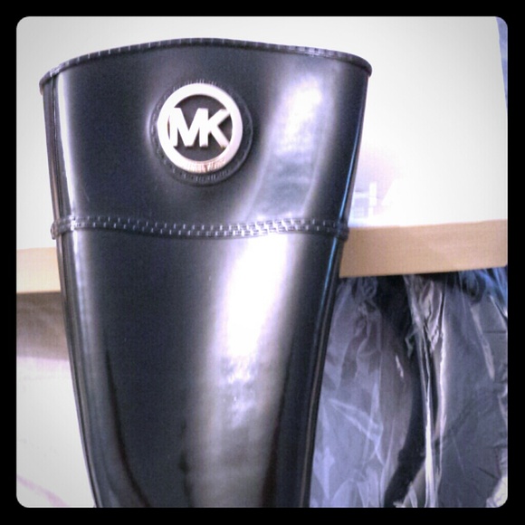 Michael Kors Limited Edition Rainboots - Picture 1 of 3