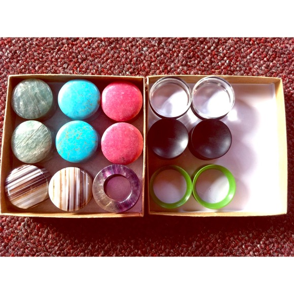 Eight Pairs of Evolve Plugs