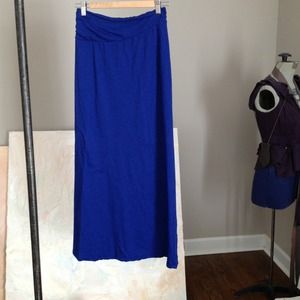 Comfy Anthropologie maxi skirt. Brand is Velvet.