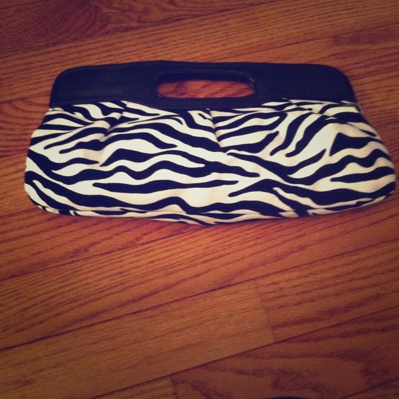 Zebra clutch