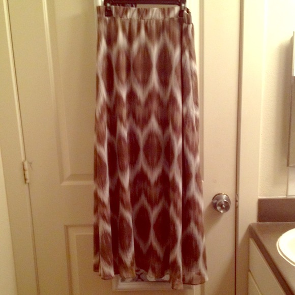 G by Giuliana Rancic maxi skirt