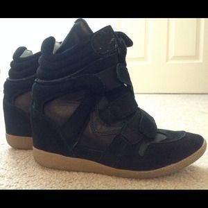 ✨🎉📦SOLD📦🎉✨ Steve Madden sneaker wedges
