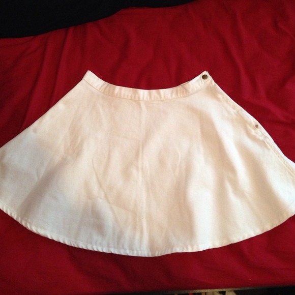 AA White Circle Skirt