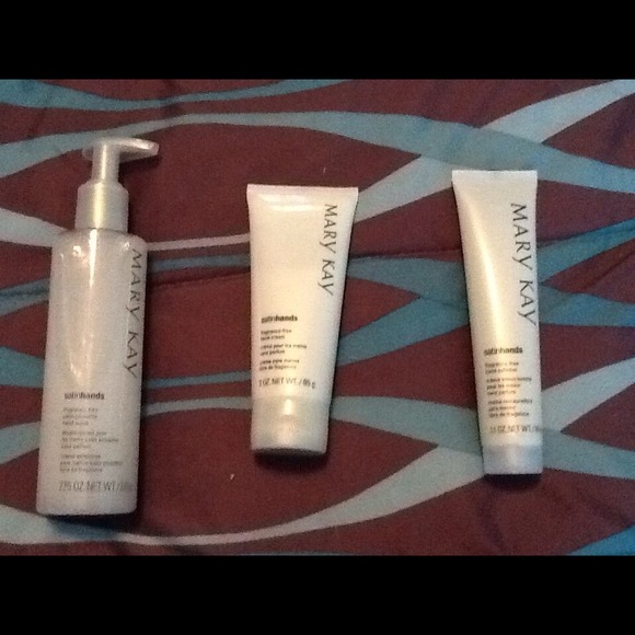 Mary Kay Satin Hands - Picture 1 of 1