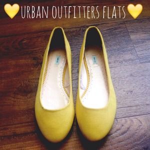 💛URBAN OUTFITTERS Kimchi Blue FLATS💛