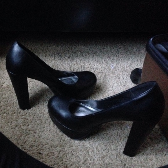 Black heels tommy sandals and NWT skirt