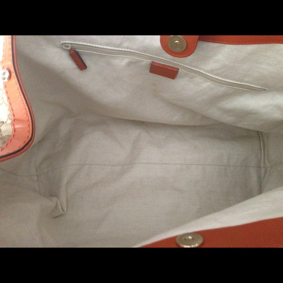 SOLD AUTHENTIC GM Gucci Sukey tote. - Picture 2 of 4