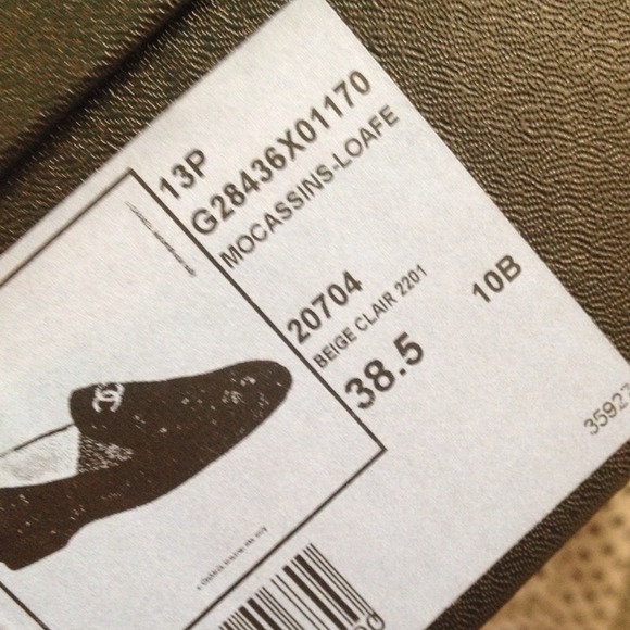 ๐HOST PICK๐ REDUCED Chanel flats - Picture 2 of 4