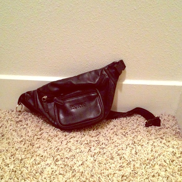 Black leather fannypack