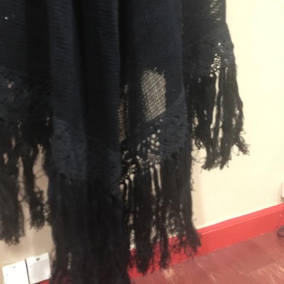 Fringed blouse coverup - Picture 4 of 4