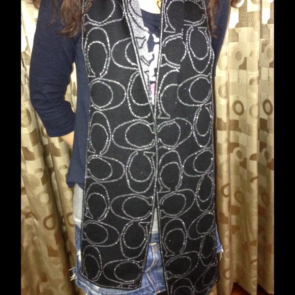 🚫SOLD🚫Coach Signature Metallic Scarf - Picture 4 of 4