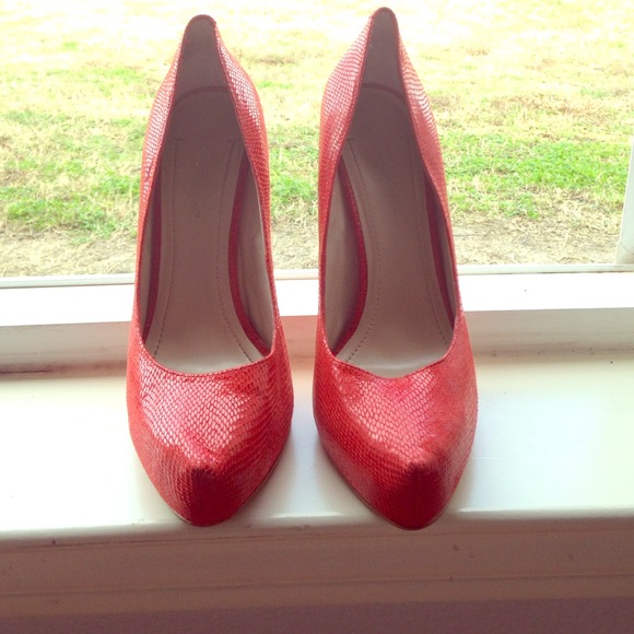 Like new! Heels! - Picture 1 of 3