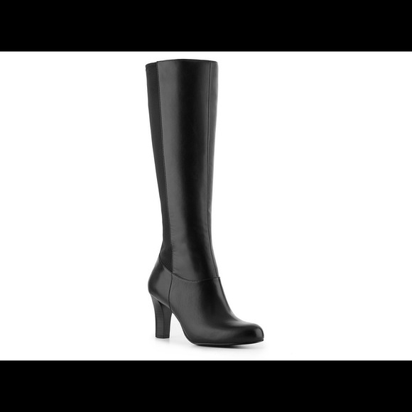 Liz Claiborne Boot Size 8 Black new in box