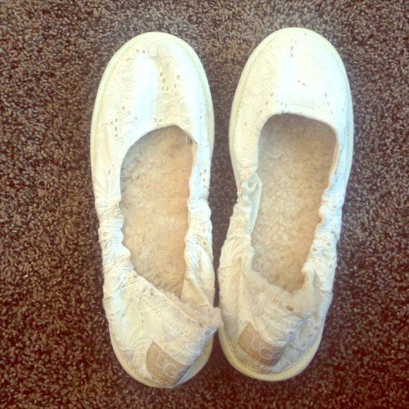 WHITE UGG FLATS WORN ONCE