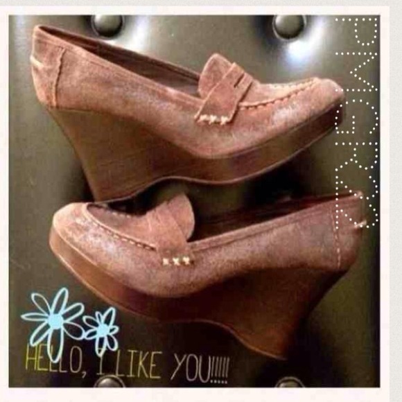 Steve Madden Shoes - 🎀Like NeW Suede Belize wedge 💞