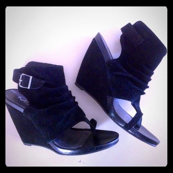MIA SEXY WEDGES