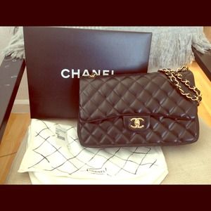 🚨SOLD🚨💯Authentic CHANEL JUMBO. Lamb Skin