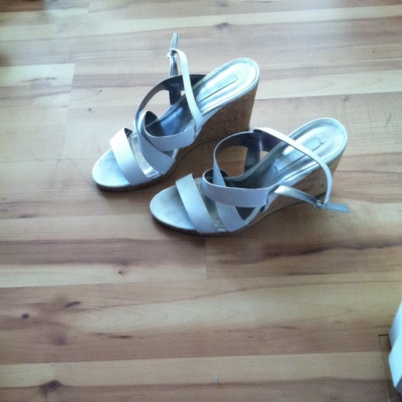 Shoe