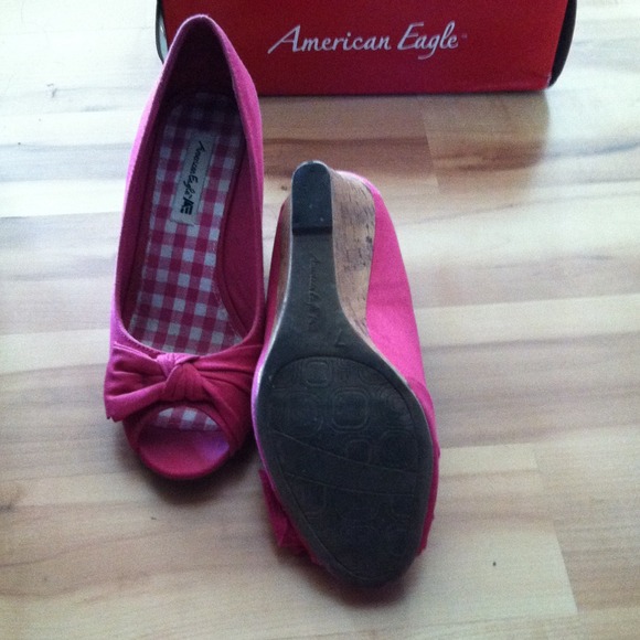 Shoe - Picture 3 of 3