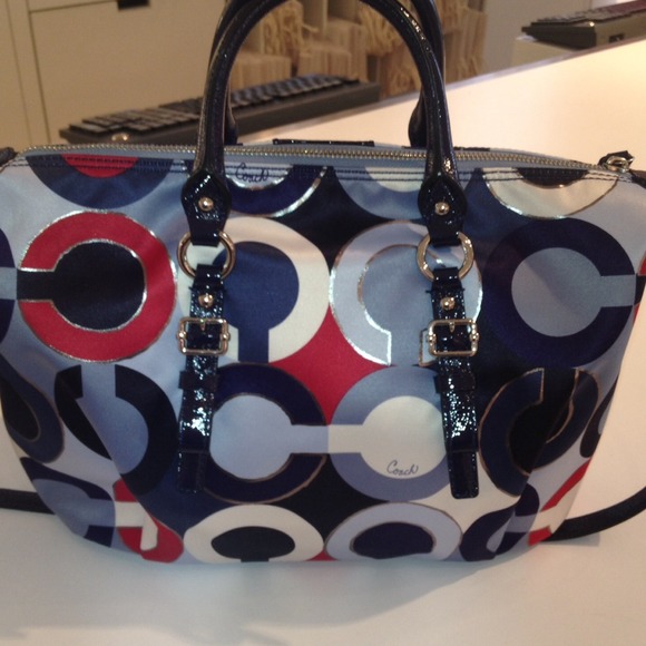🎉SOLD🎉 💯Authentic Coach Op Art handbag - Picture 2 of 4