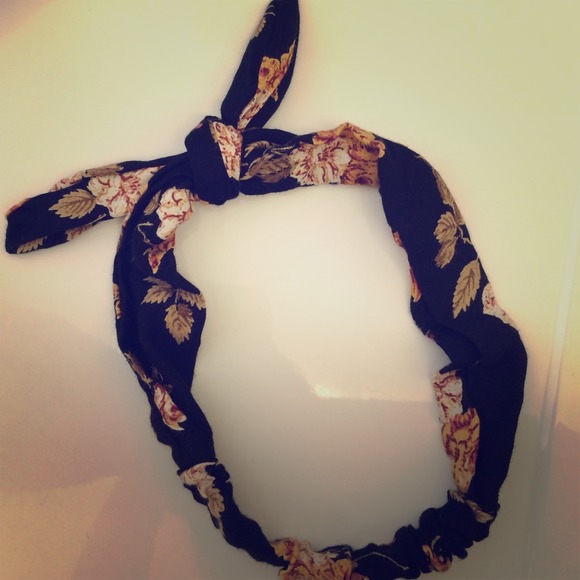 ❌SOLD❌Brandy Melville Headband