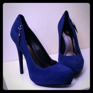 *Moving Sale!!!!* Rock & republic blue suede pumps
