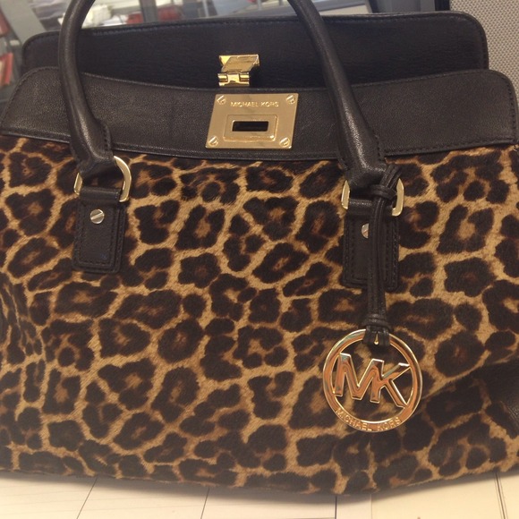 Michael Kors Handbags - 🚫🚫SOLD🚫🚫Authentic Michael Kors leopard satchel