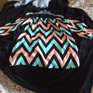 Chevron drop sleeve dress!!