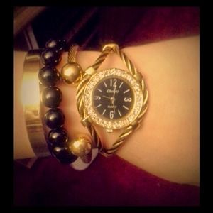 ✨REDUCED ✨Vtg style gold black twist cuff watch