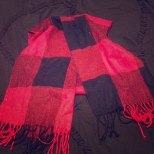 Red & black scarf